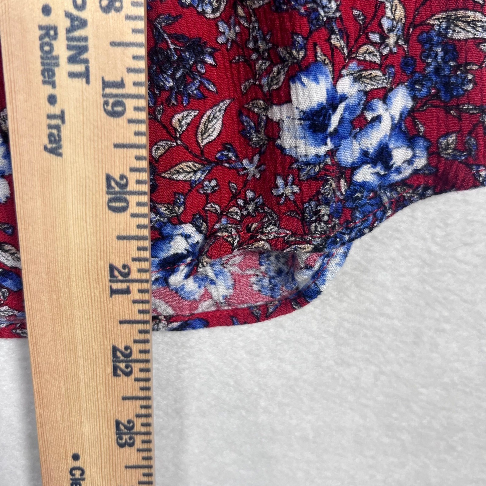 Modern Attraction Red Floral Smocked Button Front Rayon Blouse Womens L Cropped