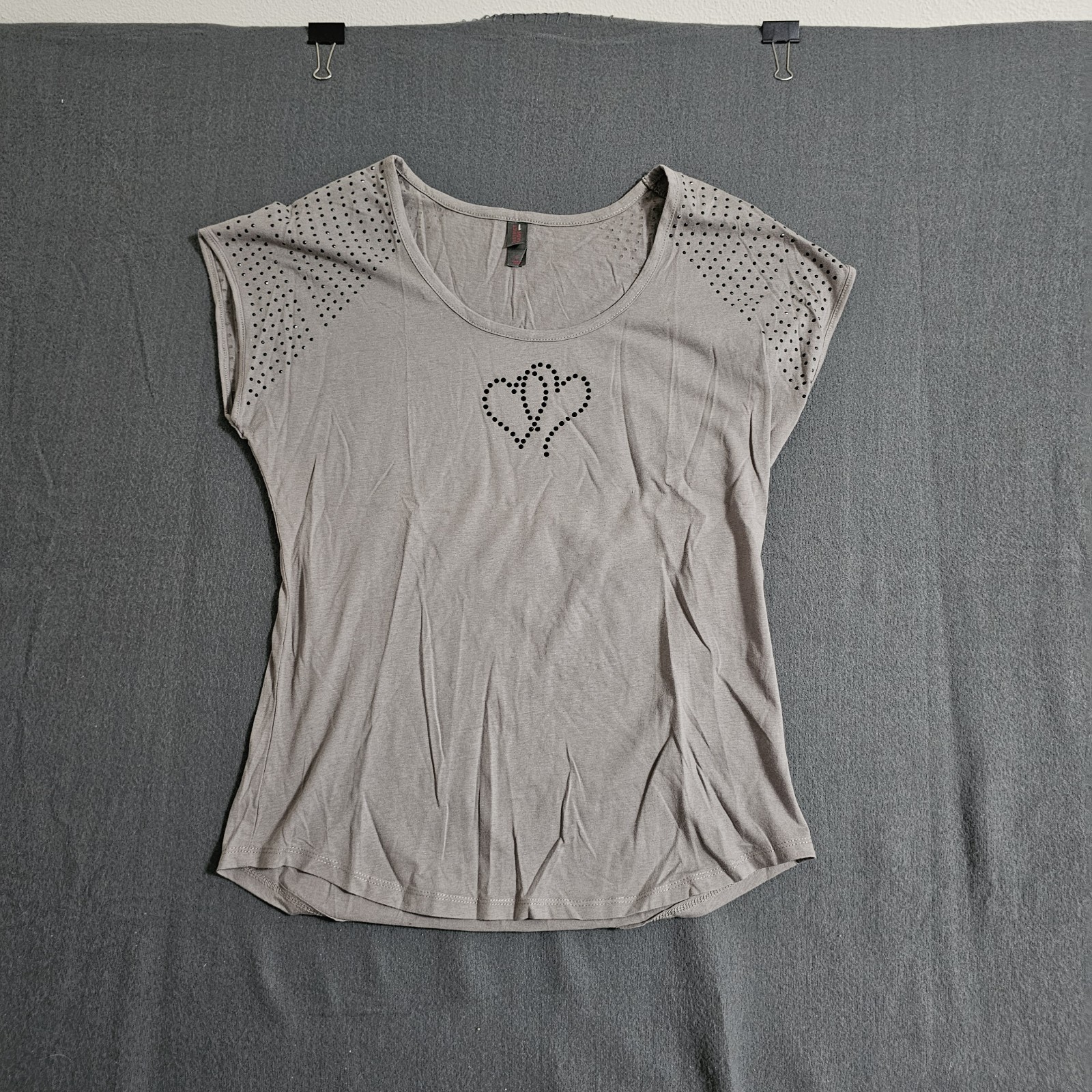 Nwot District Made Small Gray Rinestone Hearts Womens shirt