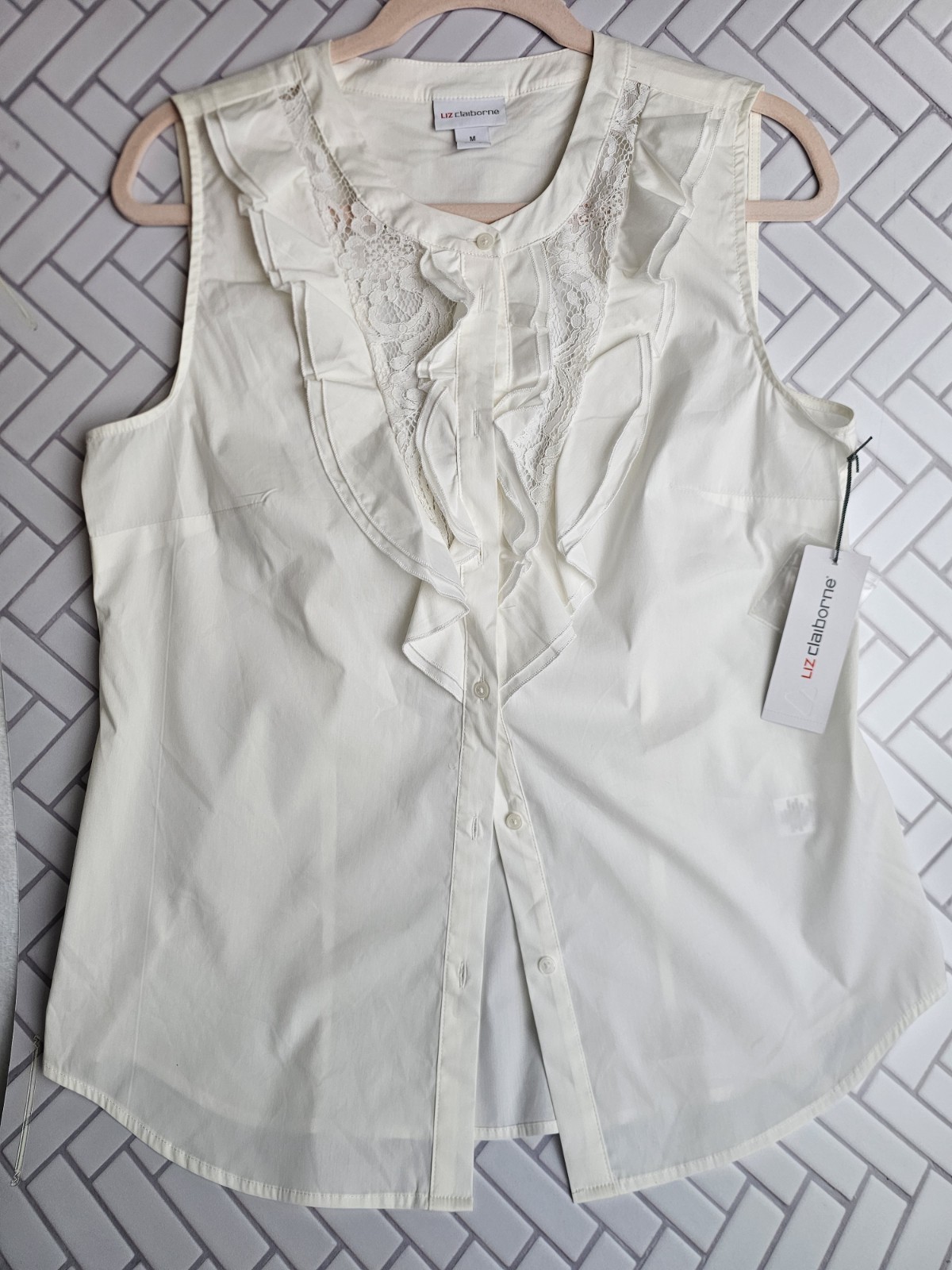 NWT LIz Claiborne Blouse Sleeveless Ivory button with lace/frills. sz M Spandex