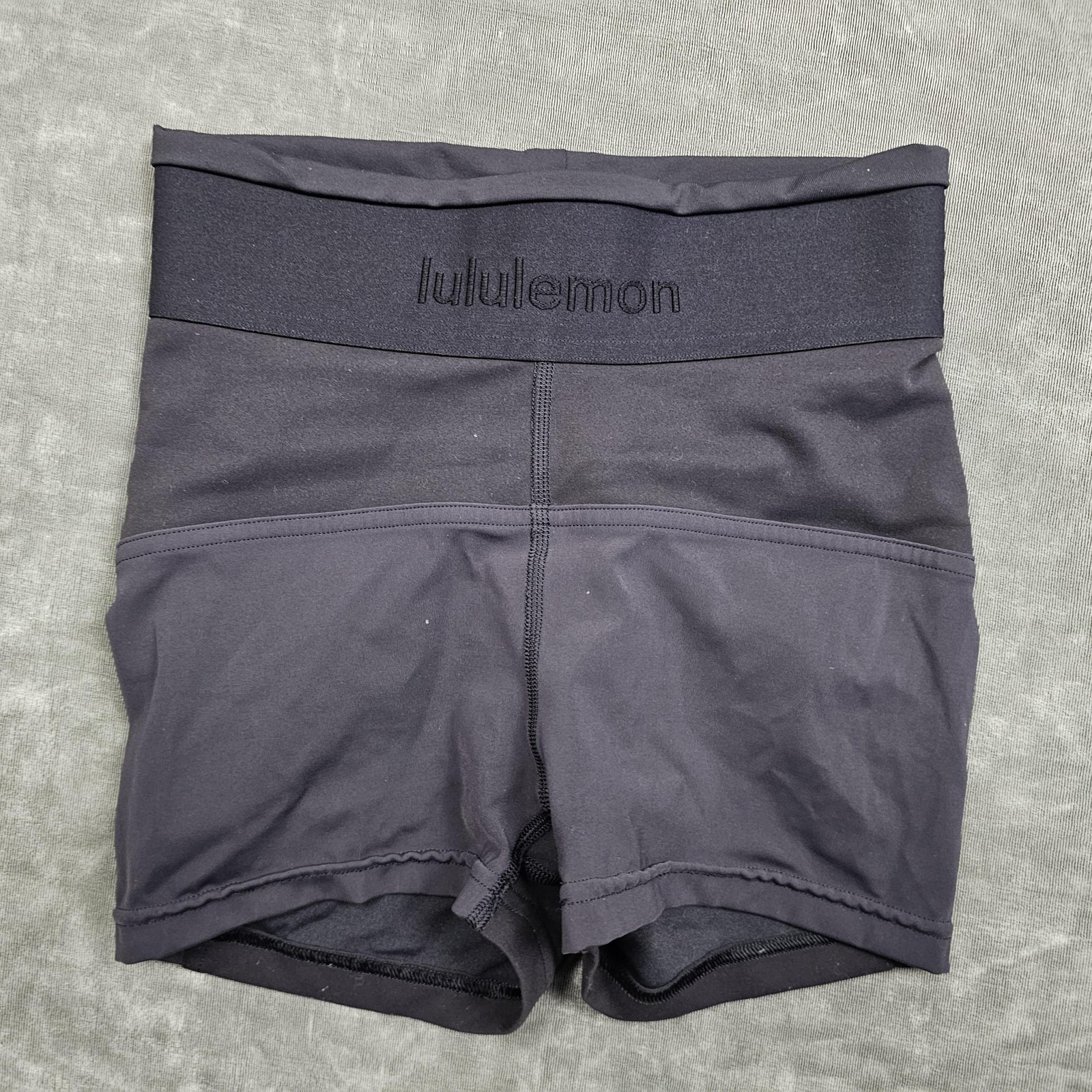 Lululemon Shorts Womens 2 Black Compression 3in High Rise Athletic Gym Workout