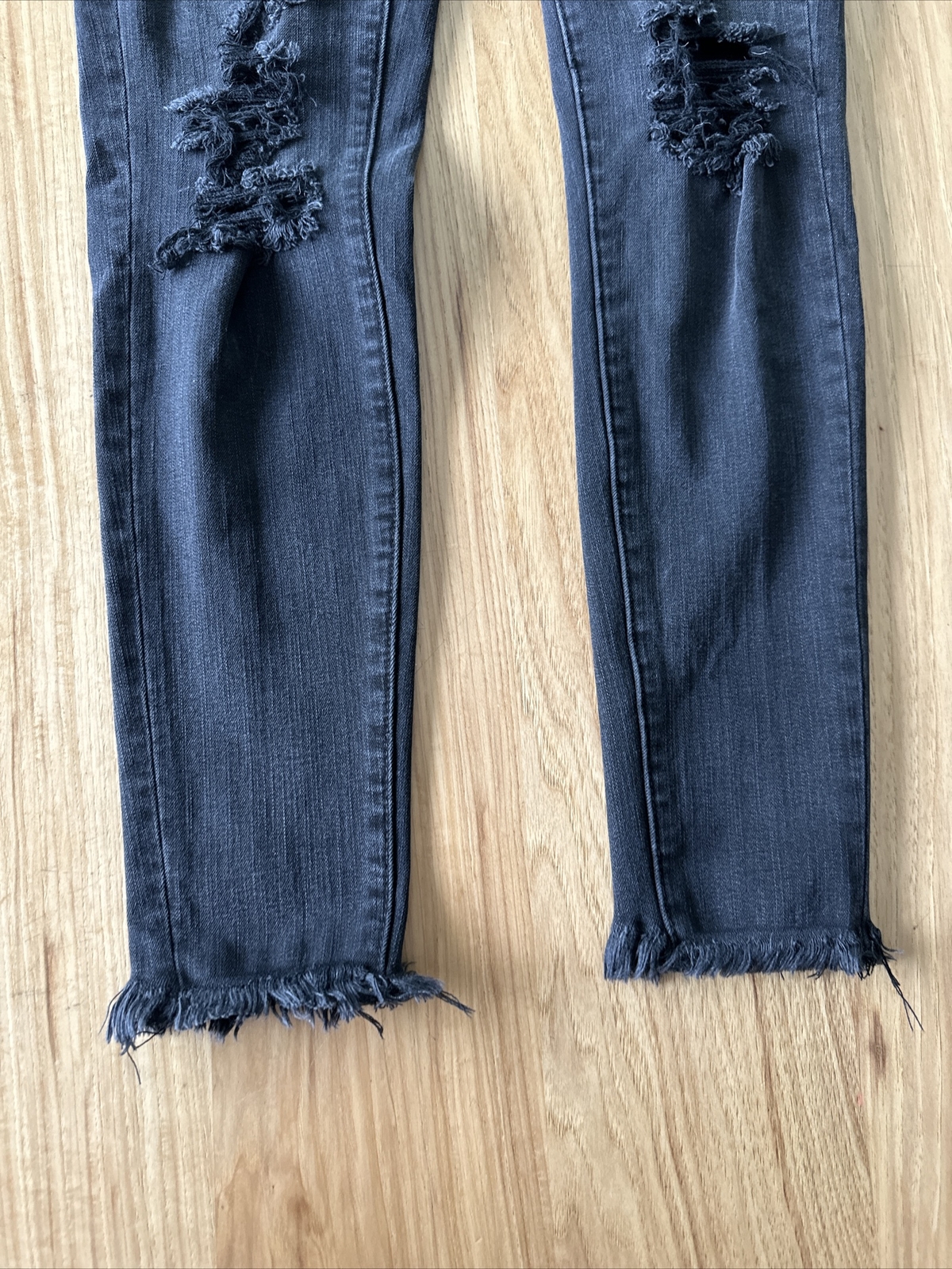 American Eagle Sz 2 Super Low Jegging Black Stretch x4 Denim Jeans Distressed