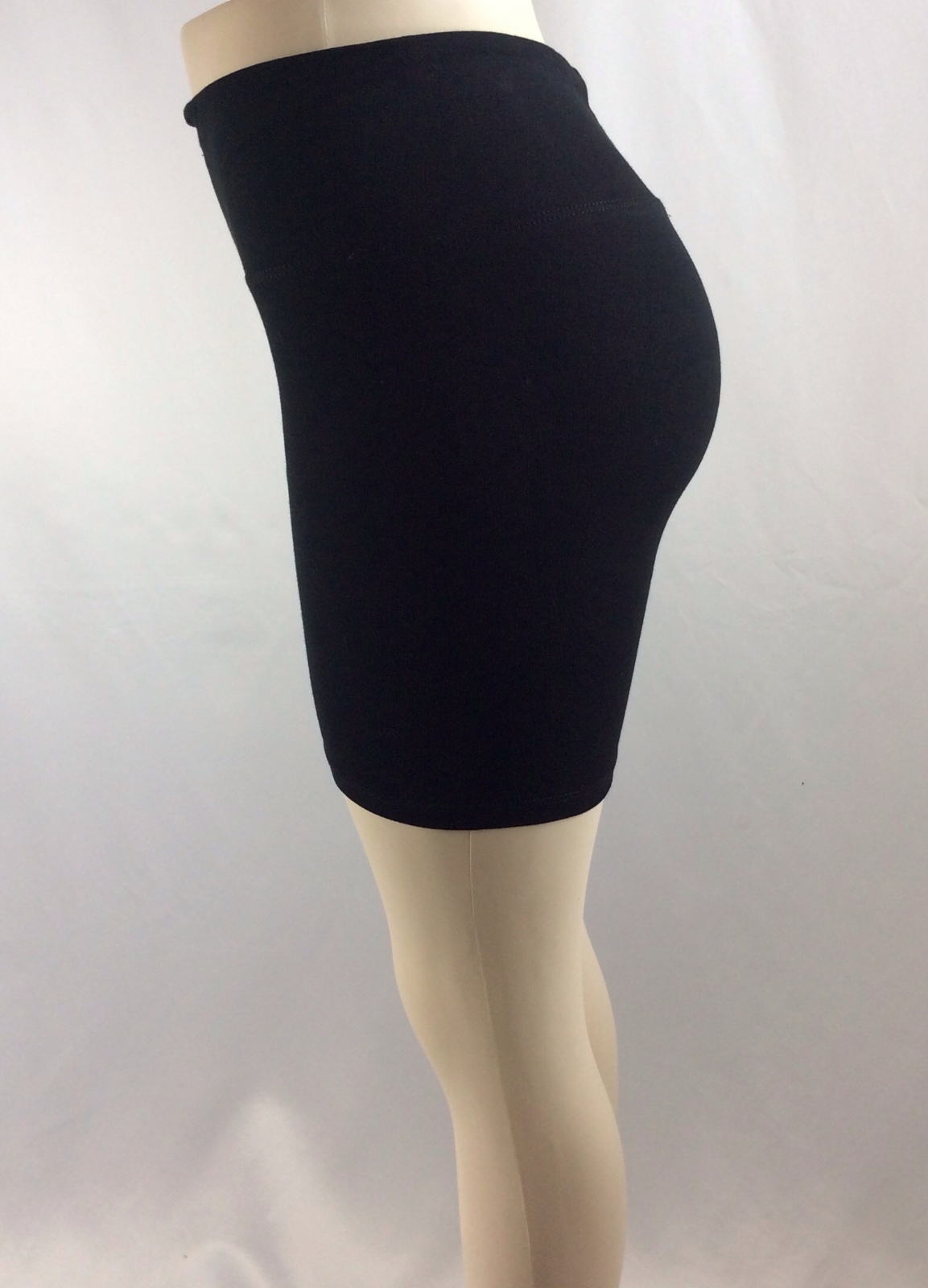 Venley Women’s 6” inseam 95% Cotton Fitted Lounge Gym Shorts Black Size M