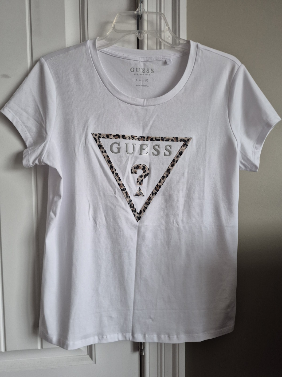 GUESS Women’s White Short Sleeve Crew Neck Leopard Triangle Logo T-Shirt Size S