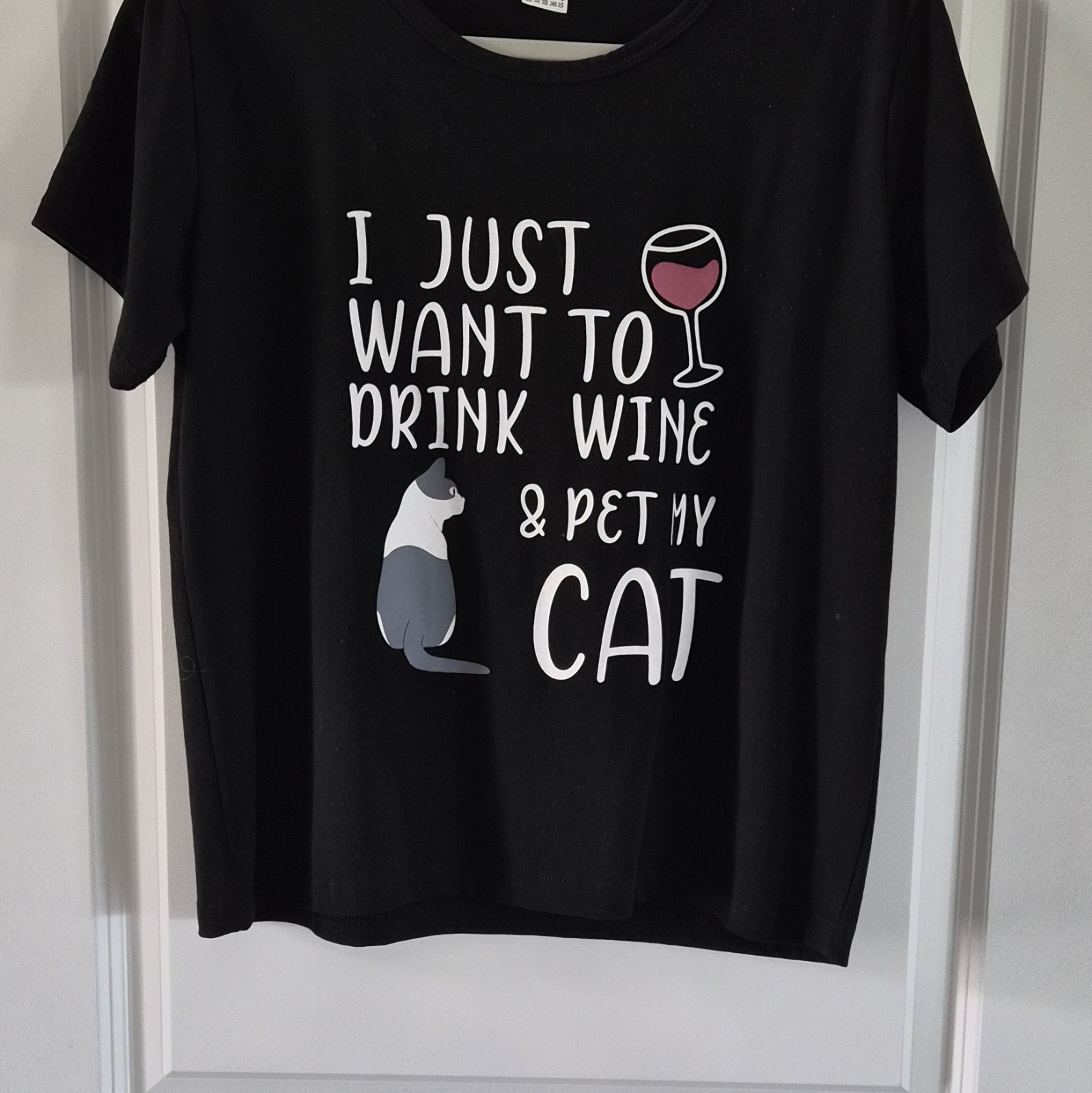 Women’s Black Graphic Cat & Wine T-Shirt Polyester Knit Short Sleeve S