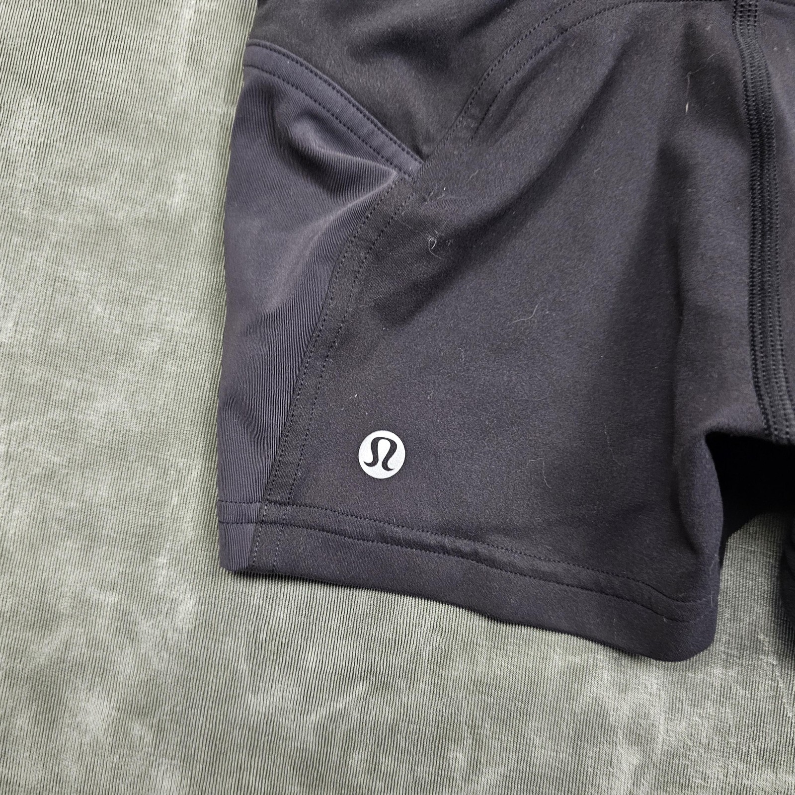 Lululemon Shorts Womens 2 Black Compression 3in High Rise Athletic Gym Workout