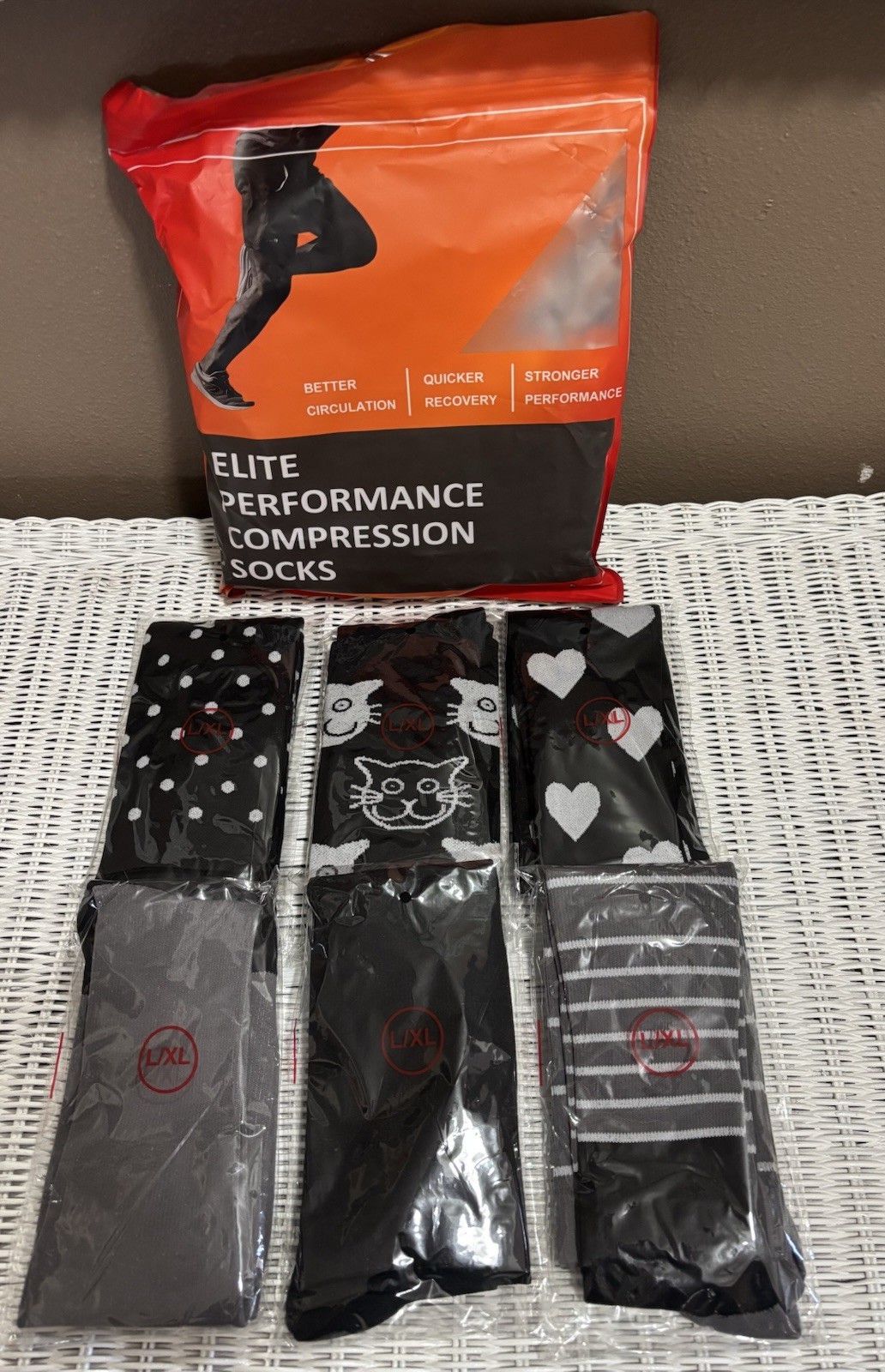 6 Pair SZ L/XL Elite Performance Compression Socks for Women & Men Black / Gray