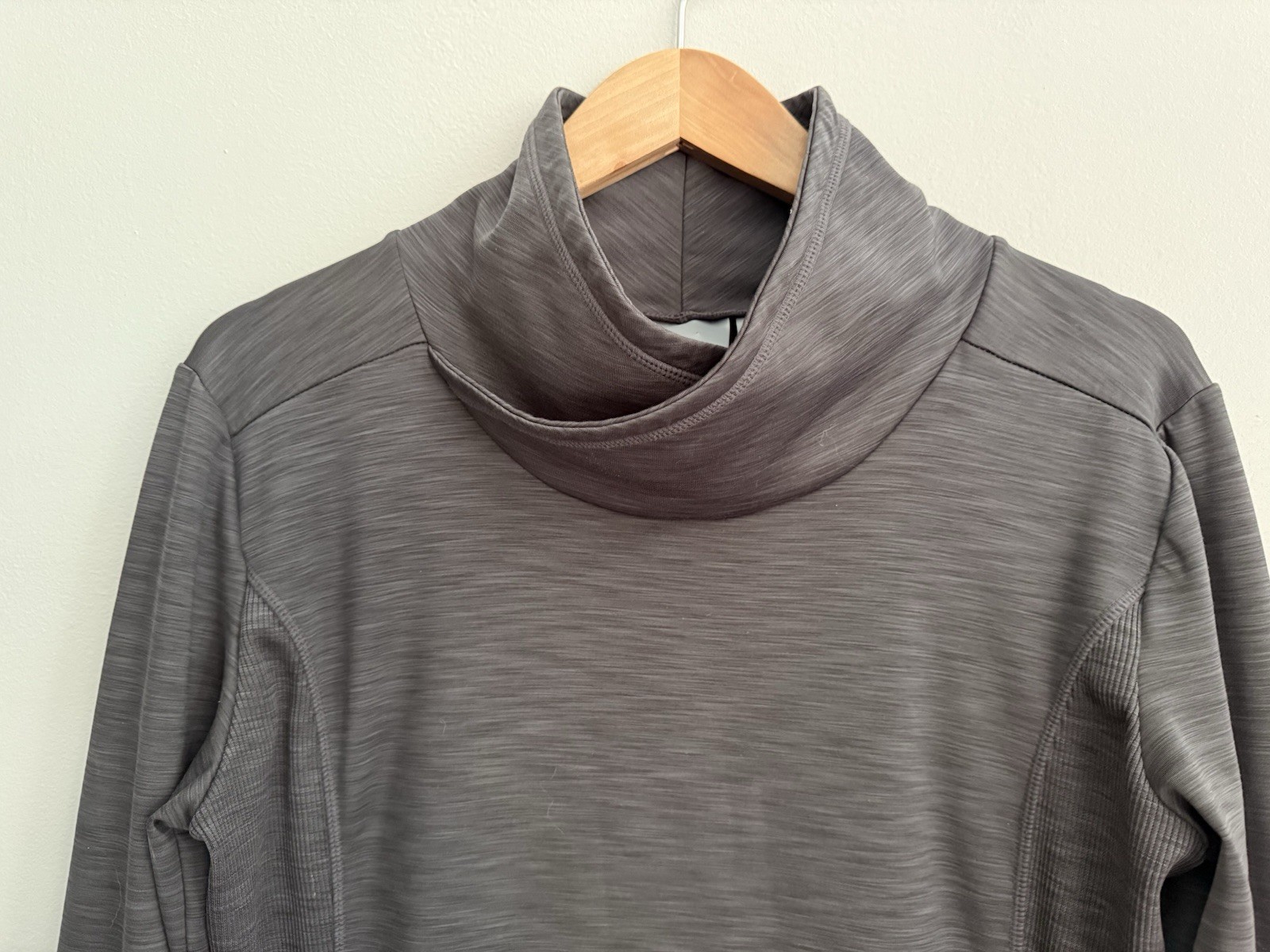 Athleta Stowe Pullover In Charcoal Heather Gray Sweatshirt Pockets Women’s Sz A