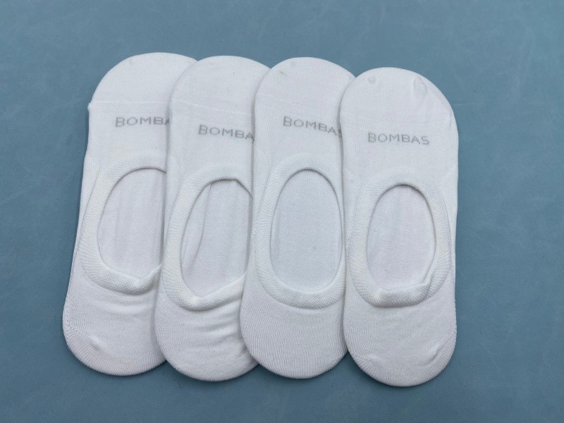 4 Pairs Bombas Women Size Small Lightweight White No Show Socks