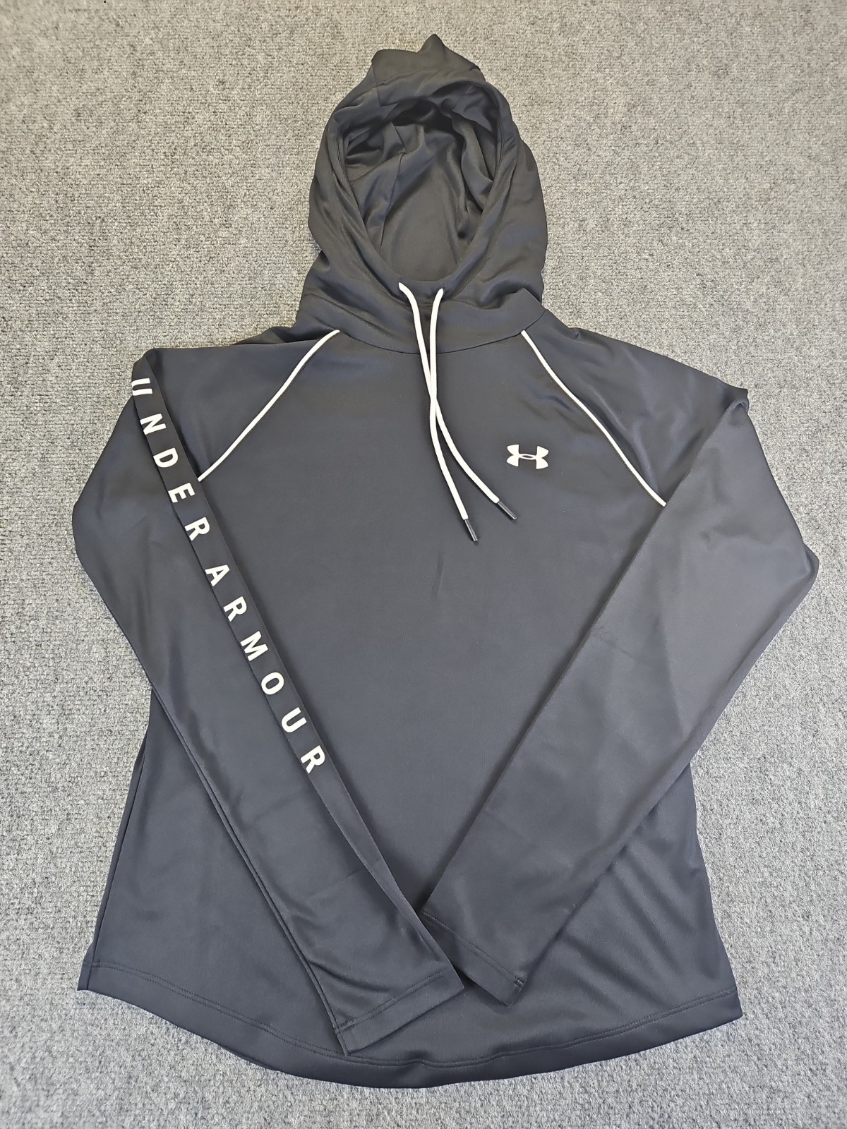 Under Armour HeatGear Womens Size Small Loose Fit Pullover Hoodie Black 1590