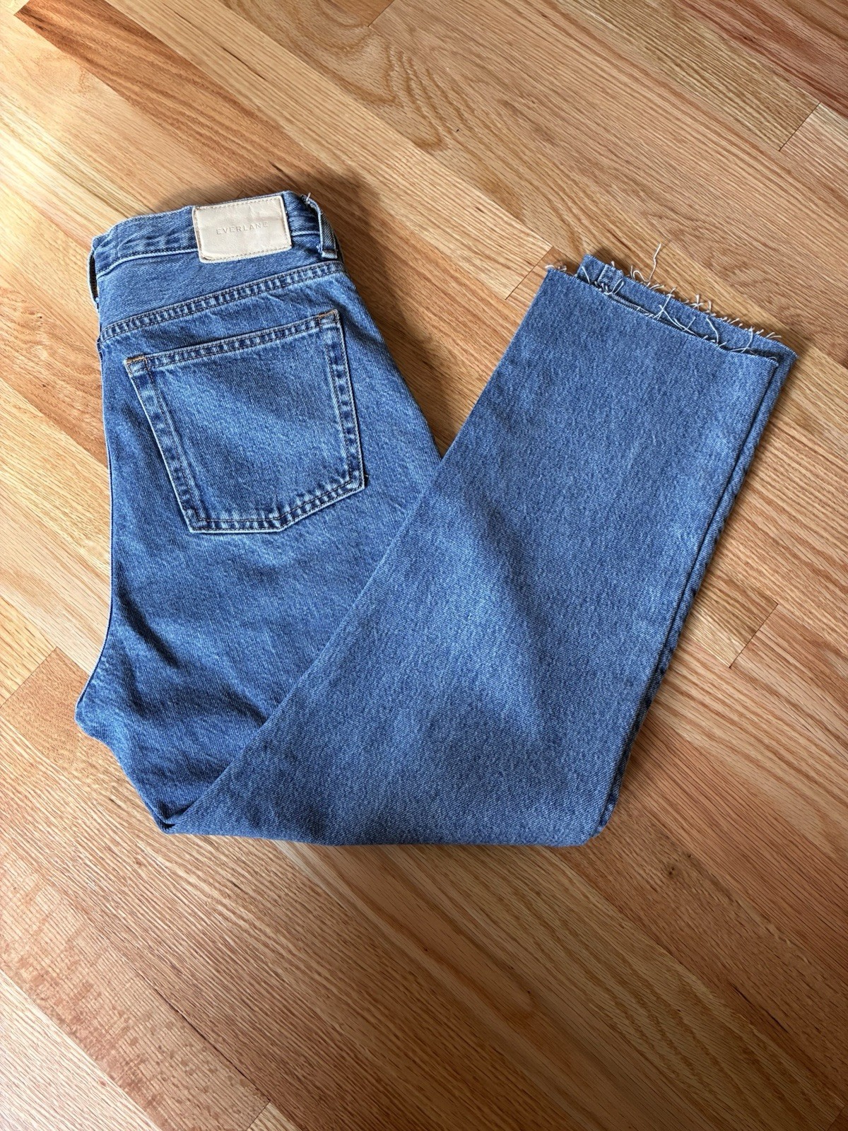 Everlane Classic straight-leg design. Comfortable fit. Perfect for daily wear.