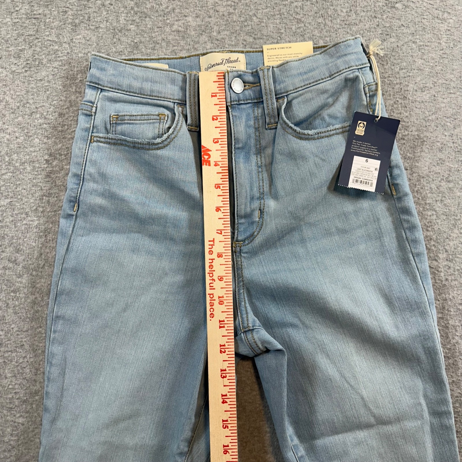 Universal Thread Women’s Size 6 High Rise Skinny Stretch Light Wash Denim NWT