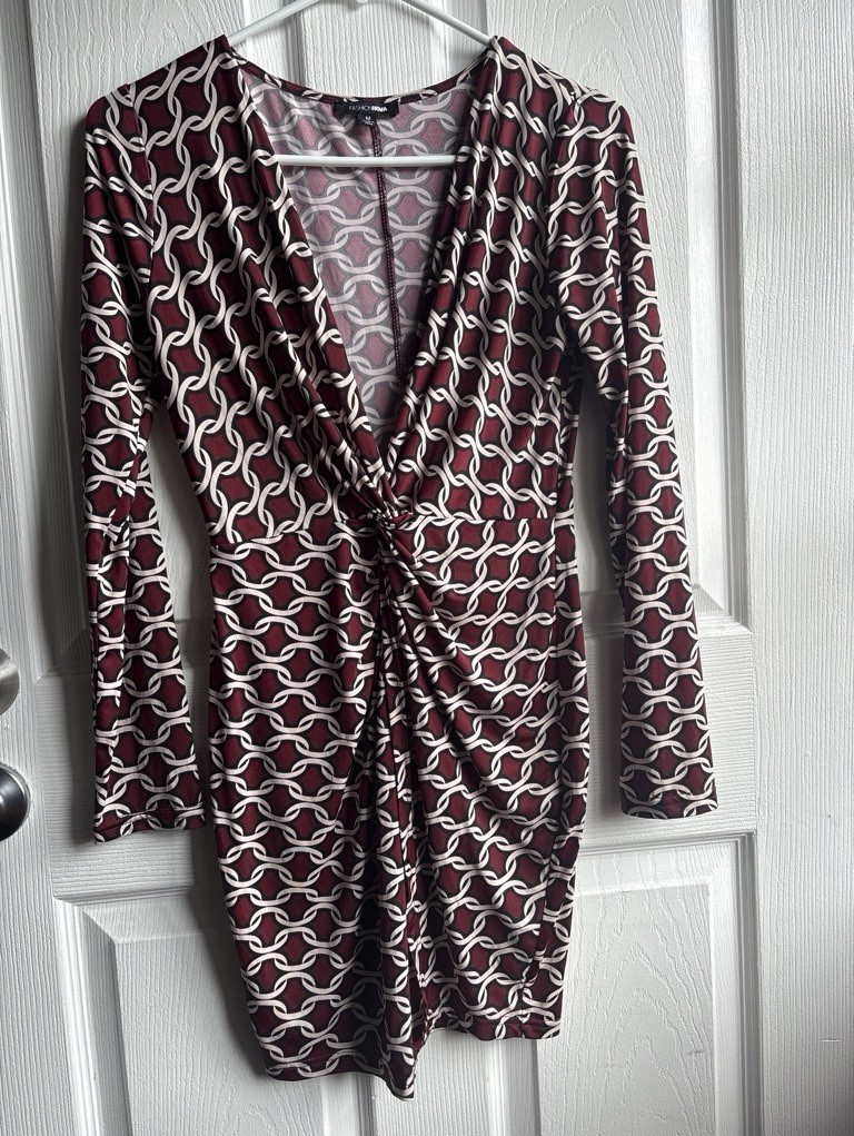 🍓Fashion Nova Burgundy/White Geometric Knit Bodycon Dress V-Neck Long Sleeve M