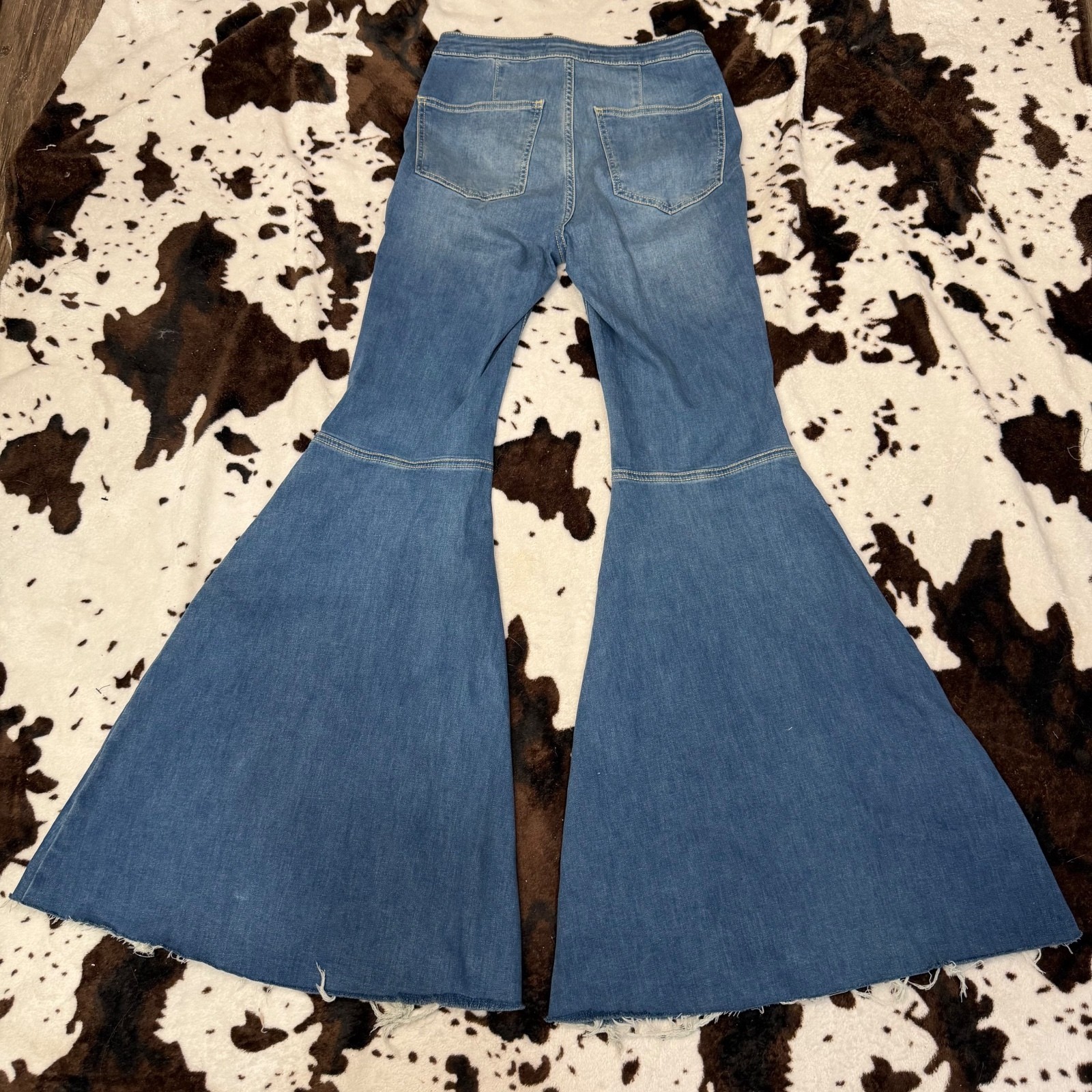 We The Free Bell Bottom Flare Jeans Raw Hem Boho Festival sz27