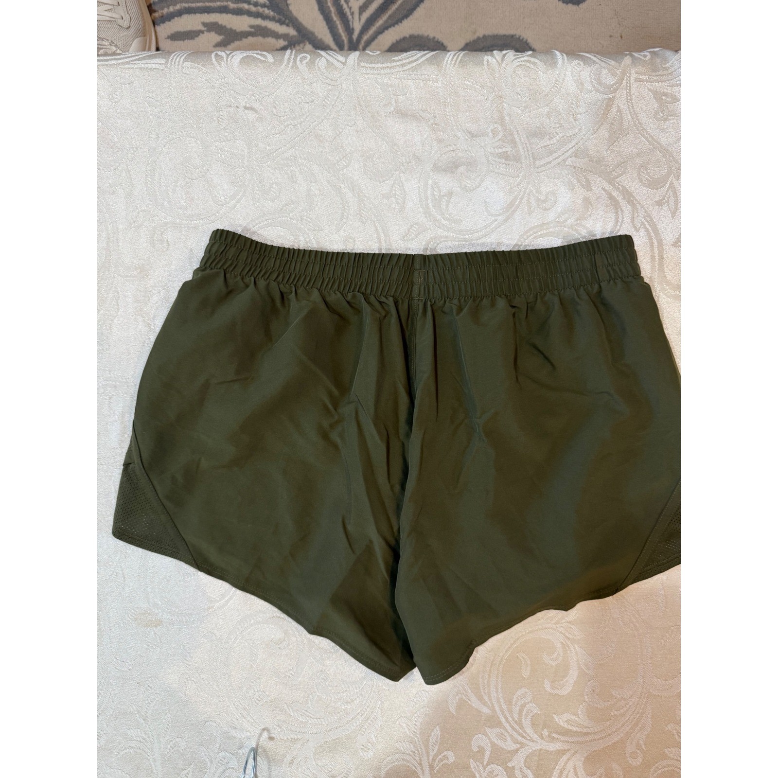 Under Armour Womens Fly-By 2.0 Running Shorts Olive Green Size Medium Zip Pocket