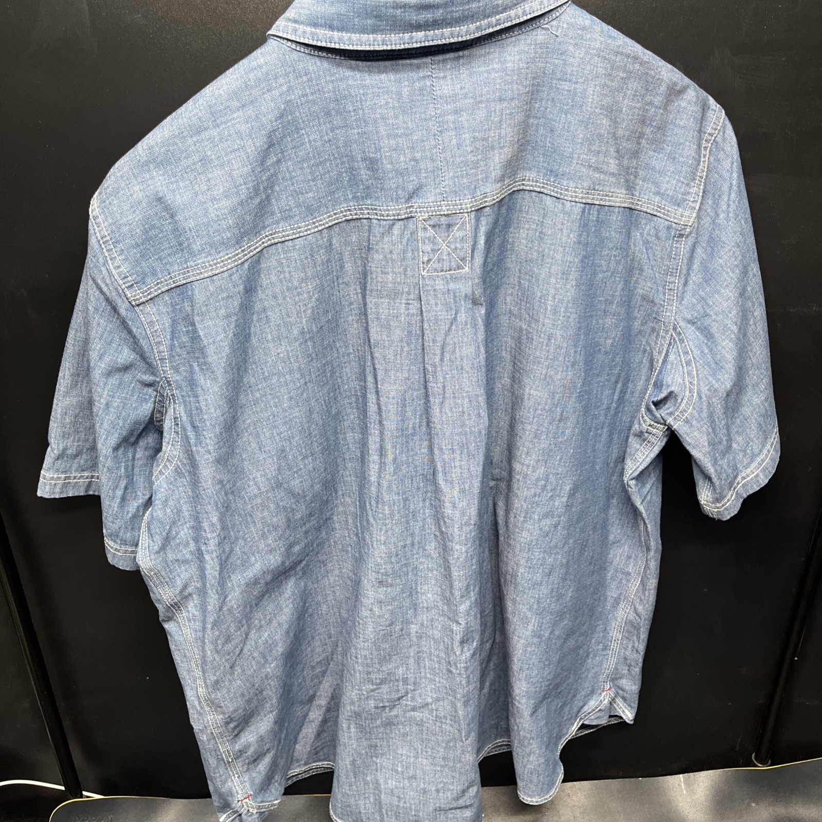 Duluth Trading Co. Women’s Coolmax Chambray Short Sleeve Shirt – Size XL. LL