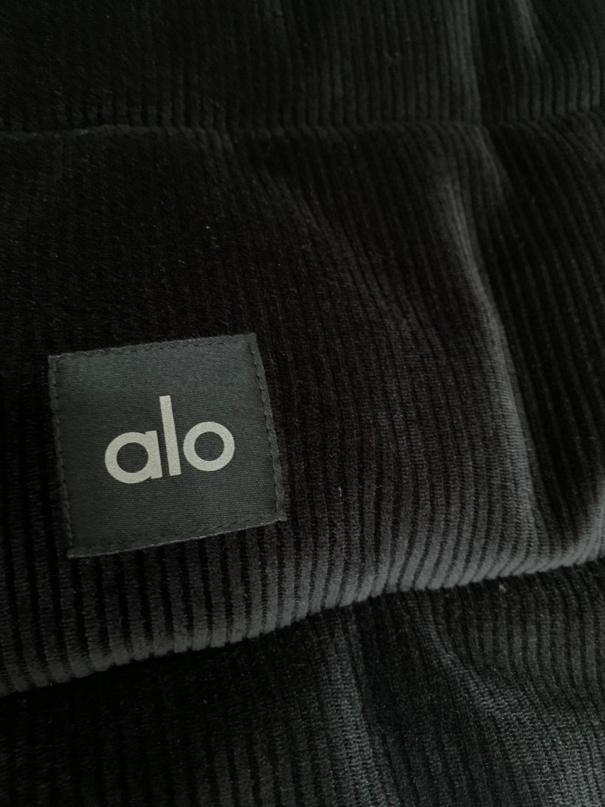 Alo Yoga Black Ribbed Velour Gold Rush Puffer Jacket (SMALL)