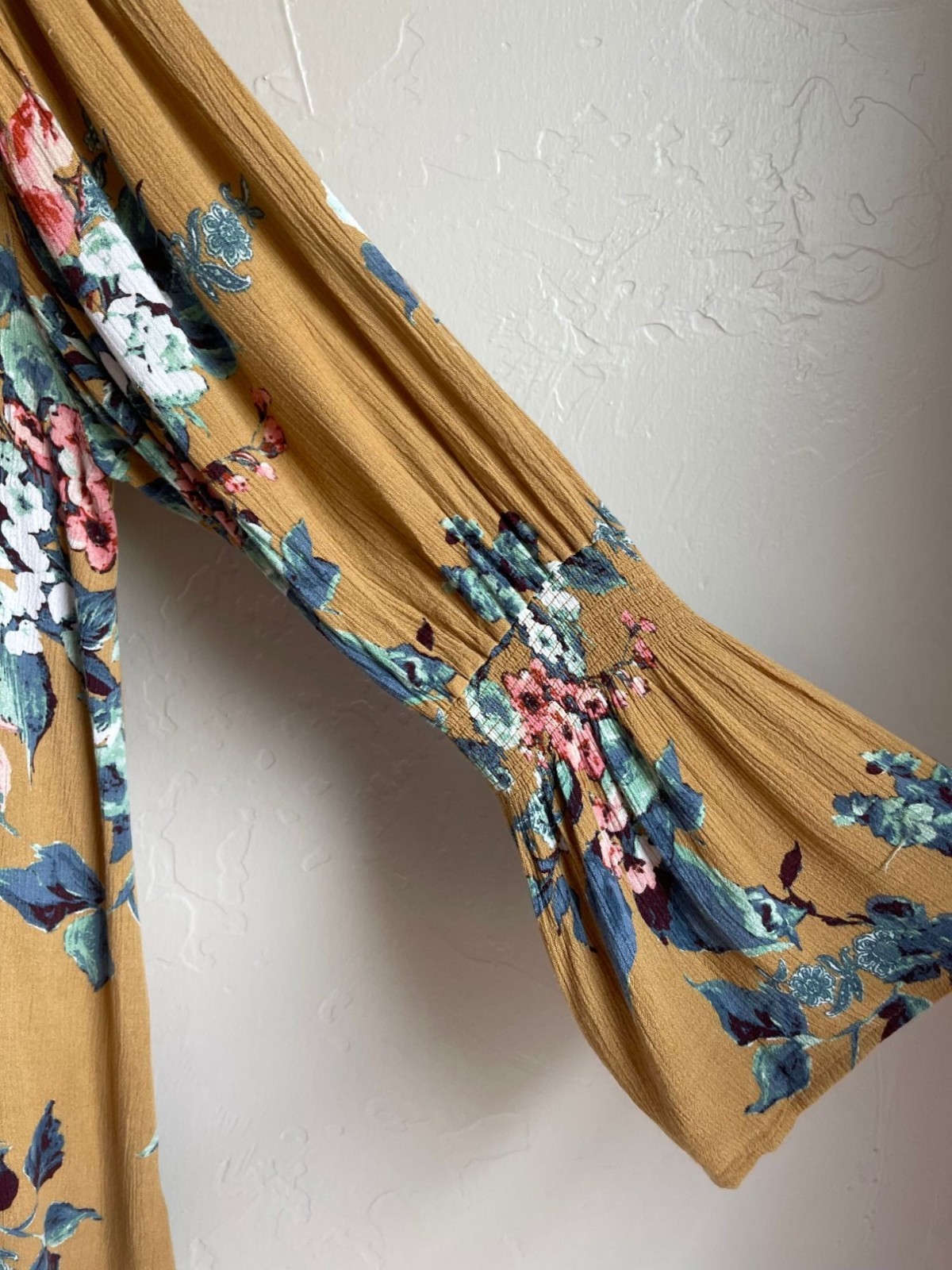 GIMMICKS by BKE 100% Rayon Floral Kimono Wrap Brown Blue Pink Boho Colorful
