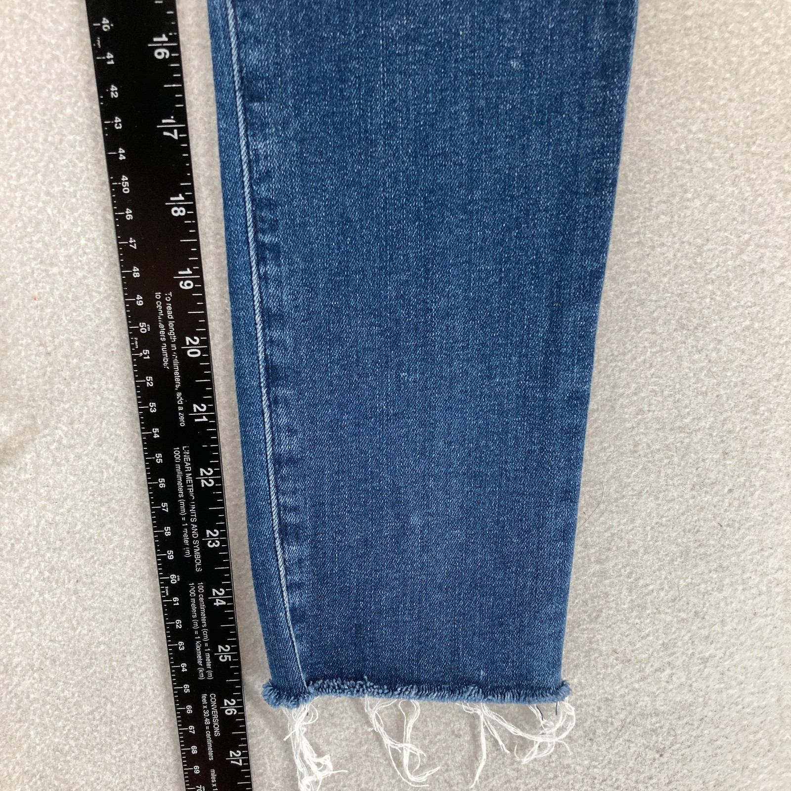 AGOLDE Sophie Skinny Crop Jeans Women’s 25 Blue Stretch Denim Frayed Hem Preppy