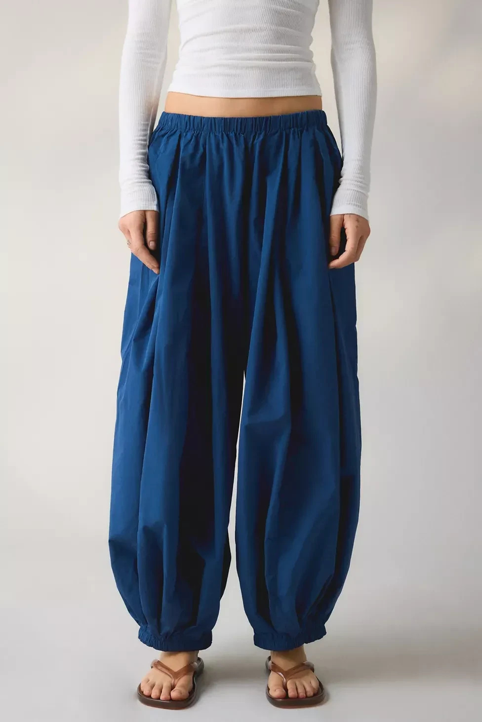 Urban Outfitters-BDG Cloud Low-Rise Baggy Balloon Pants