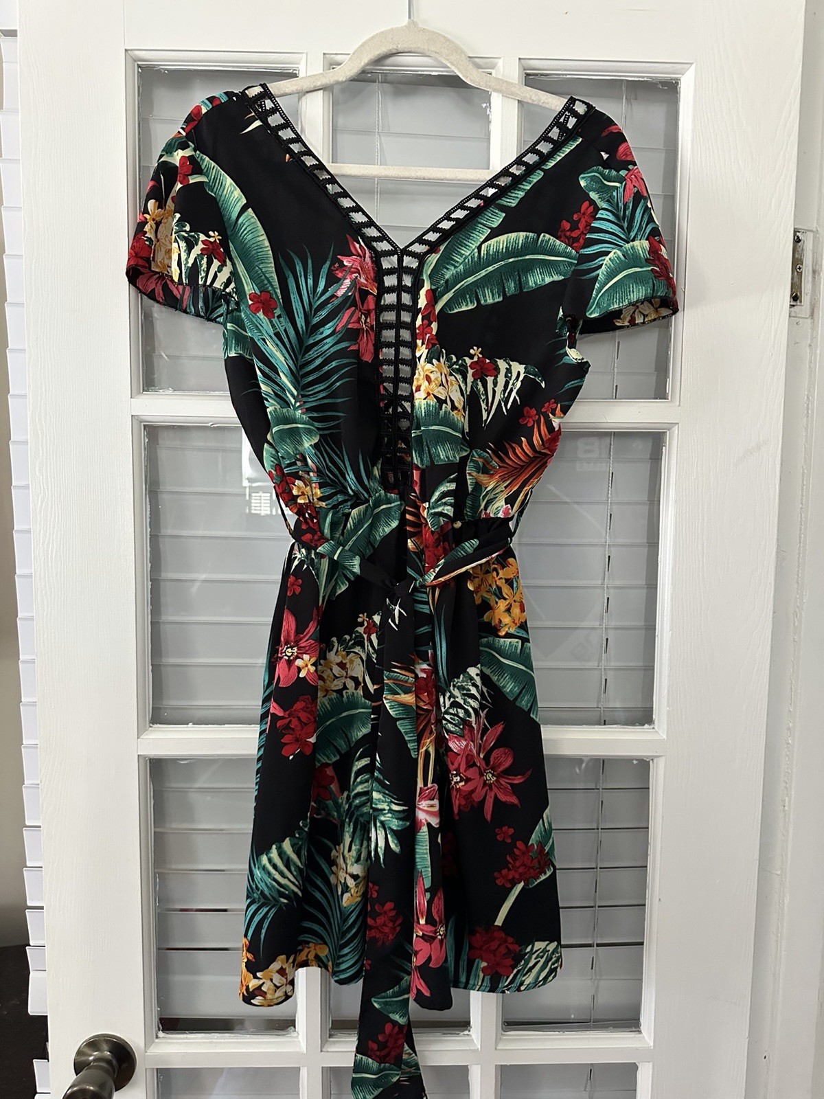 SHEIN Women’s 8/10 Hollow Out Tropical Print Belted Black Green Dress | SKU 0438