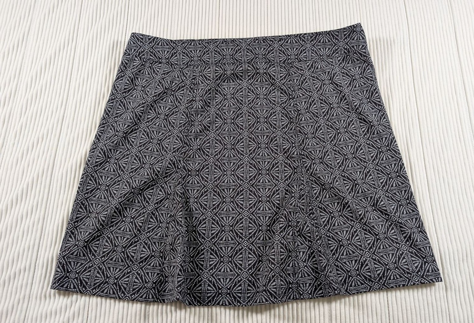 Rip Skirt Hawaii Womens XL Black White Wrap Mini Skirt Geometric Beach Travel