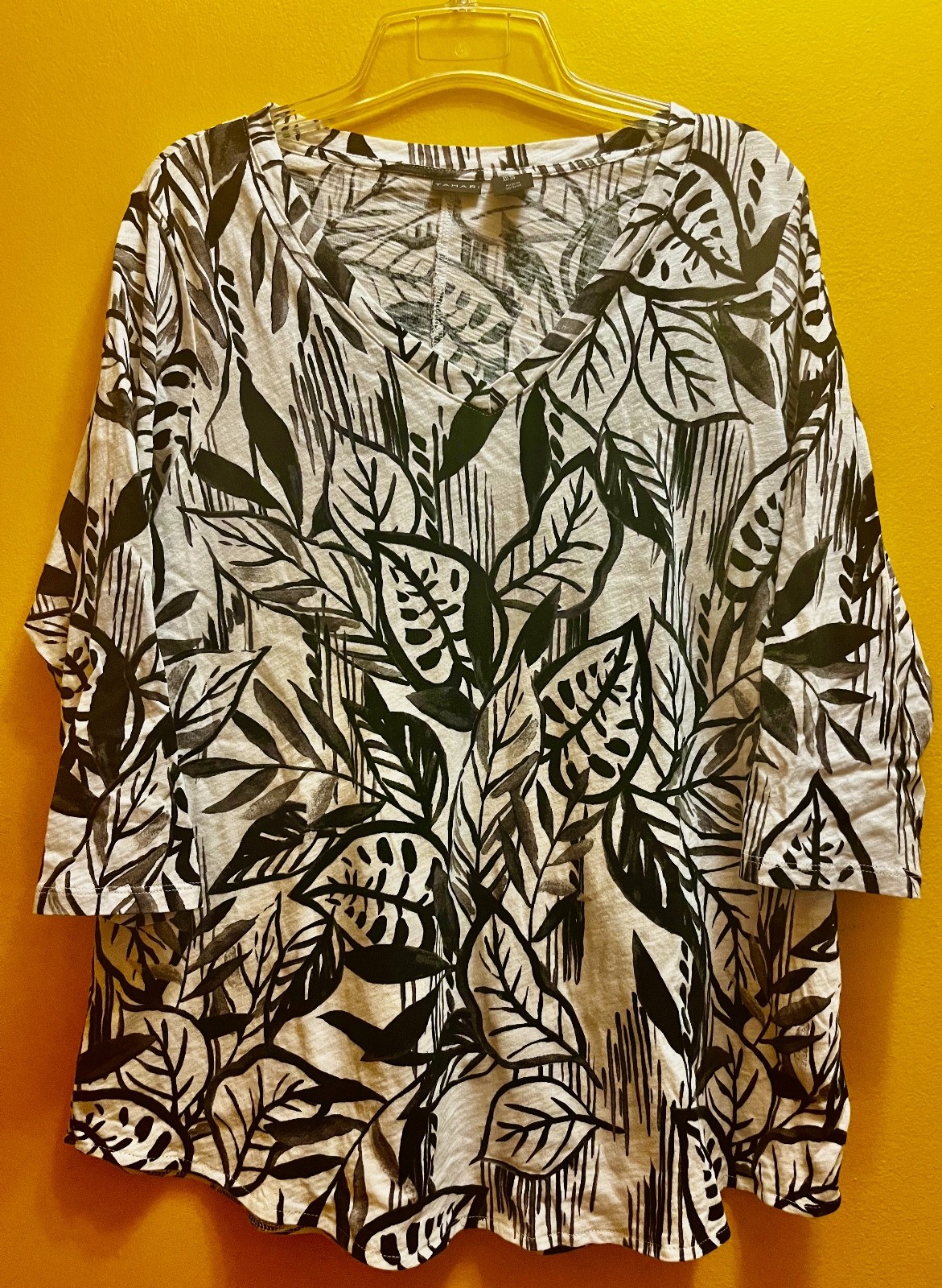 Tahari Long-Sleeve White with Black Leaf Print Top – 1X