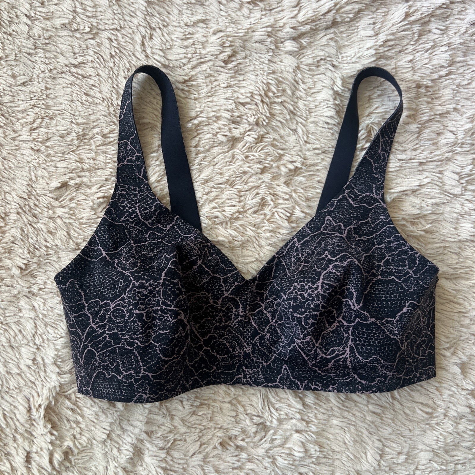 Lululemon Black & Pink Floral Sports Bra With Hook Closure Women’s Size 34C