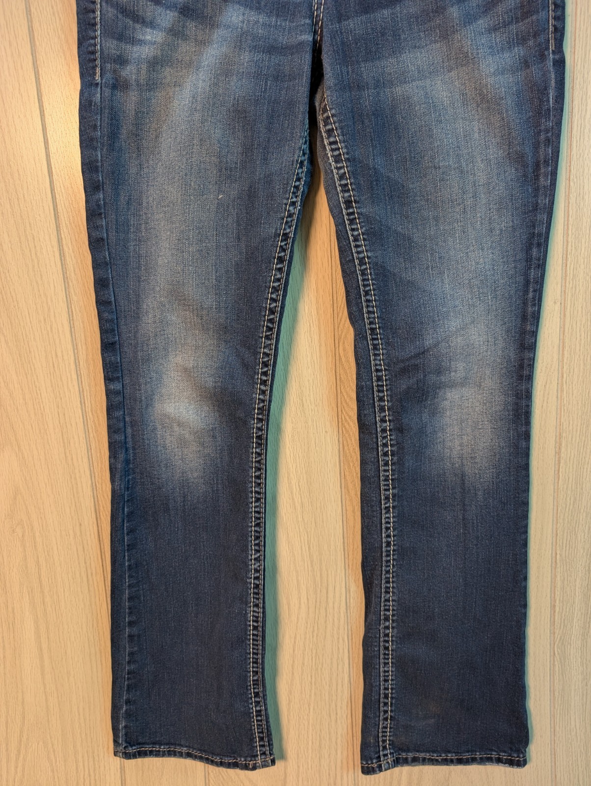 Silver Jeans Women’s Size 29/31 Suki Slim Bootcut Dark Blue Super Stretch Denim