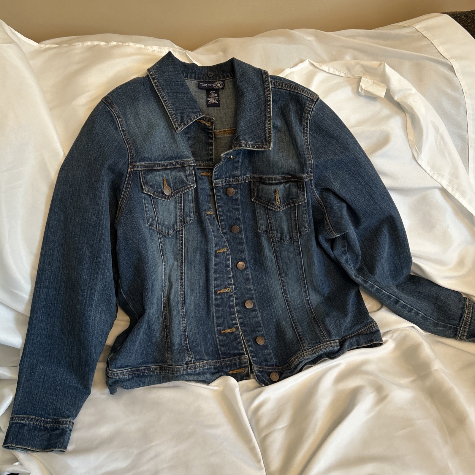 venezia denim jacket 14/16 98% cotton, 2% sphahdex, and 100% rabbit fur