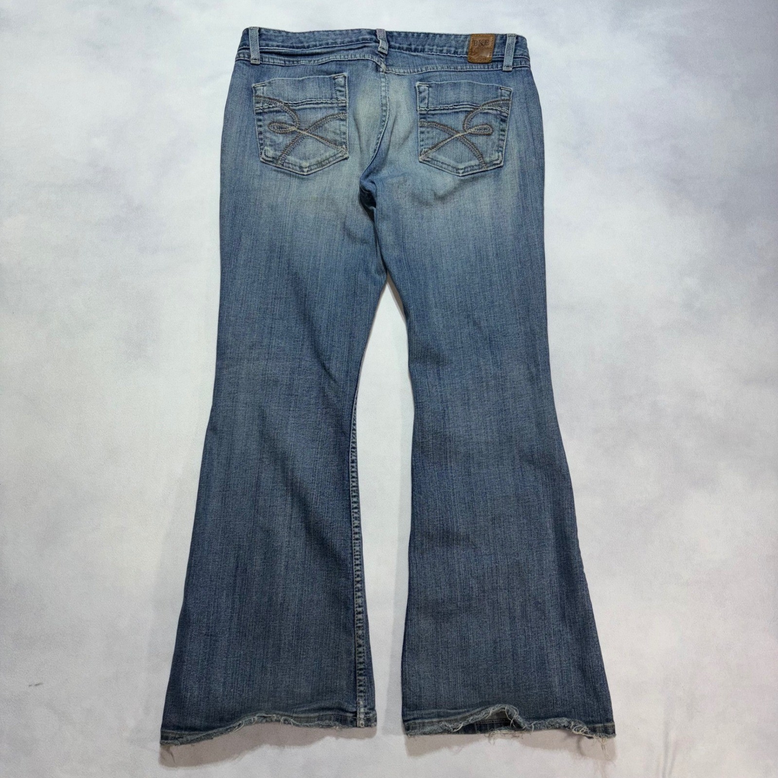BKE Star Flare Leg Jeans Women’s 32×28 Low Rise Bell Bottom Medium Wash Bootcut