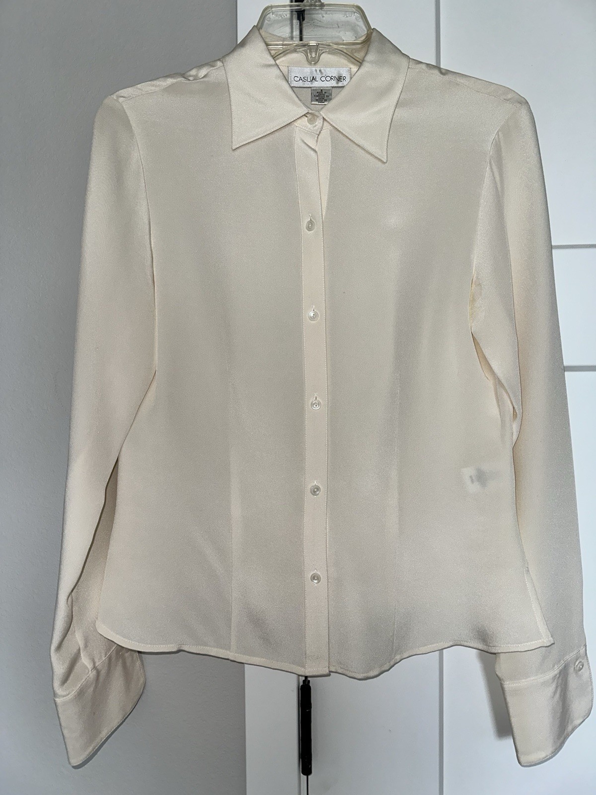 Casual Corner Women’s Ivory Satin Silk Collared Long Sleeve Button-Up, 6
