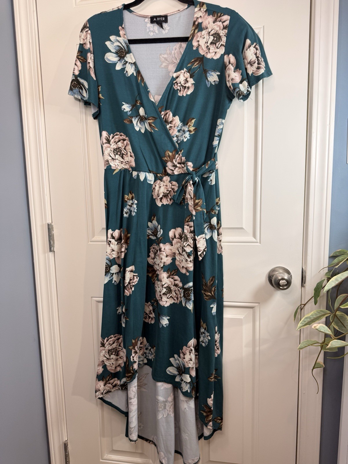 A. Buyer Floral Dress Women’s Size XL – Pre-loved In Excellent Condition