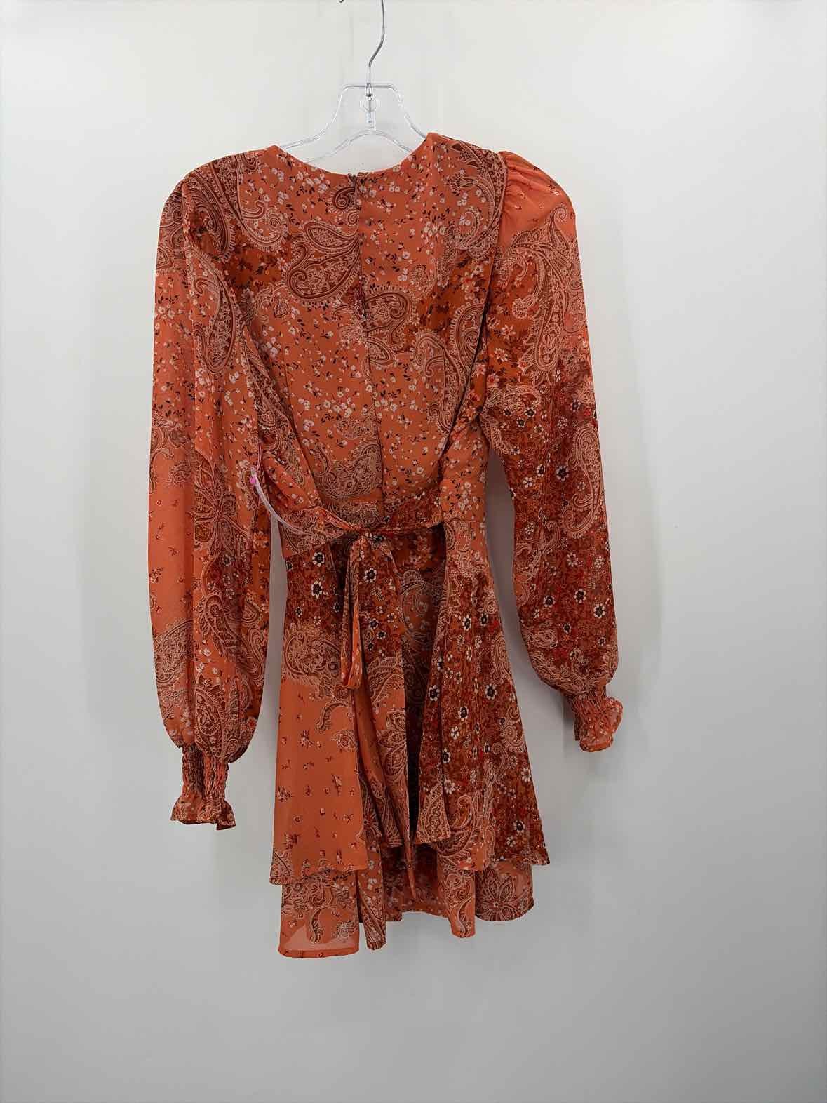 Pre-Owned Charmed Hearts Orange Size Medium Short Long Sleeve Dress
