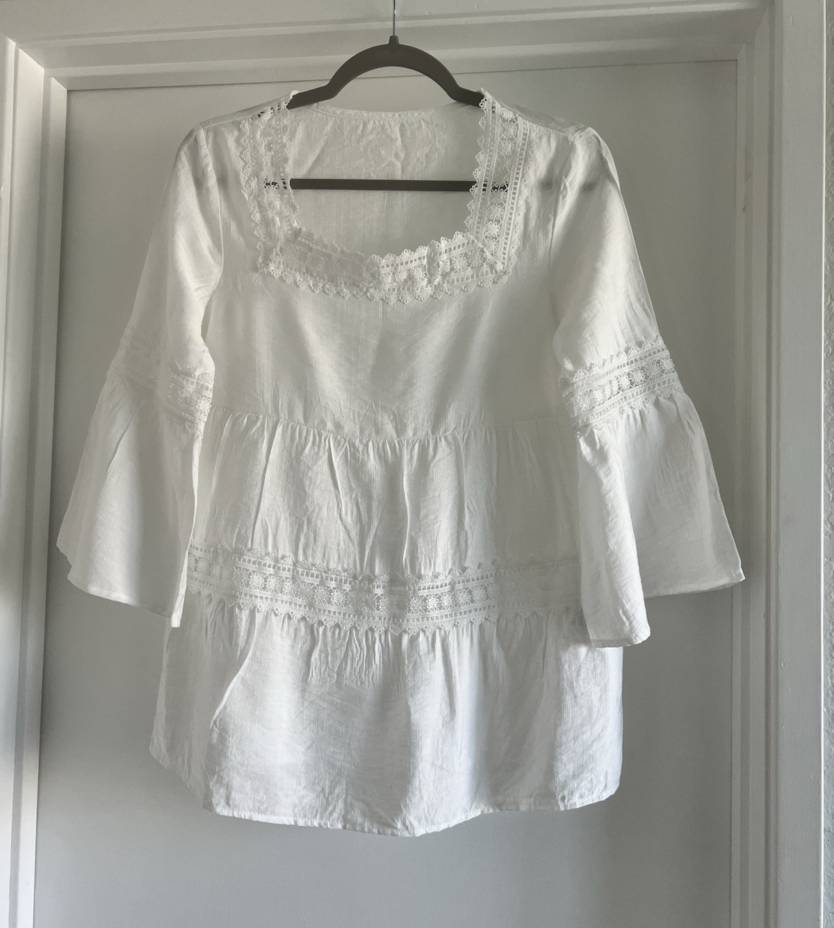 Emery Rose Women’s White Square Neck Lace Trim 3/4 Bell Sleeve Blouse S