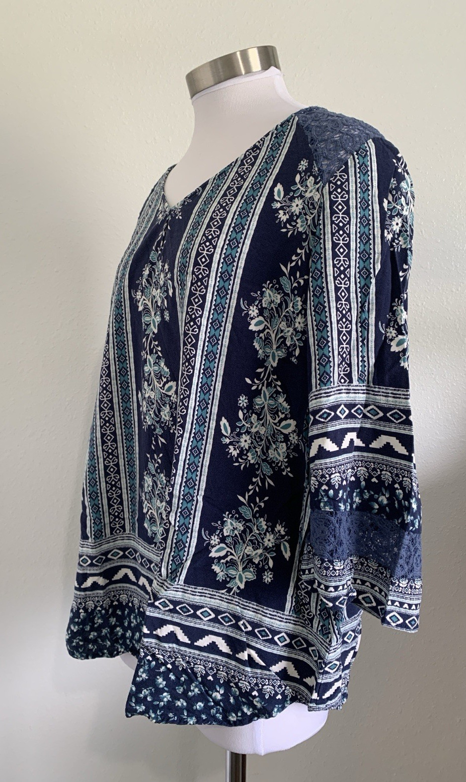 Figueroa & Flower Tunic Top Womens 2X Blue Floral Embroidered Lace Boho Peasant