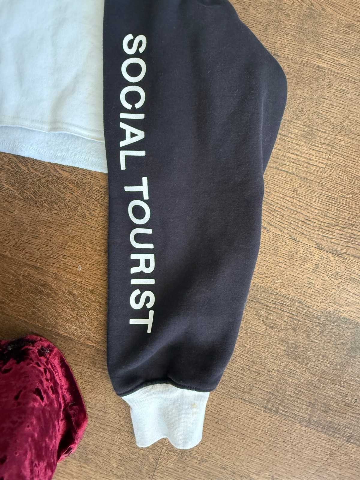 Social Tourist Hoodies & sweatshirt Teens Size M Multicolor