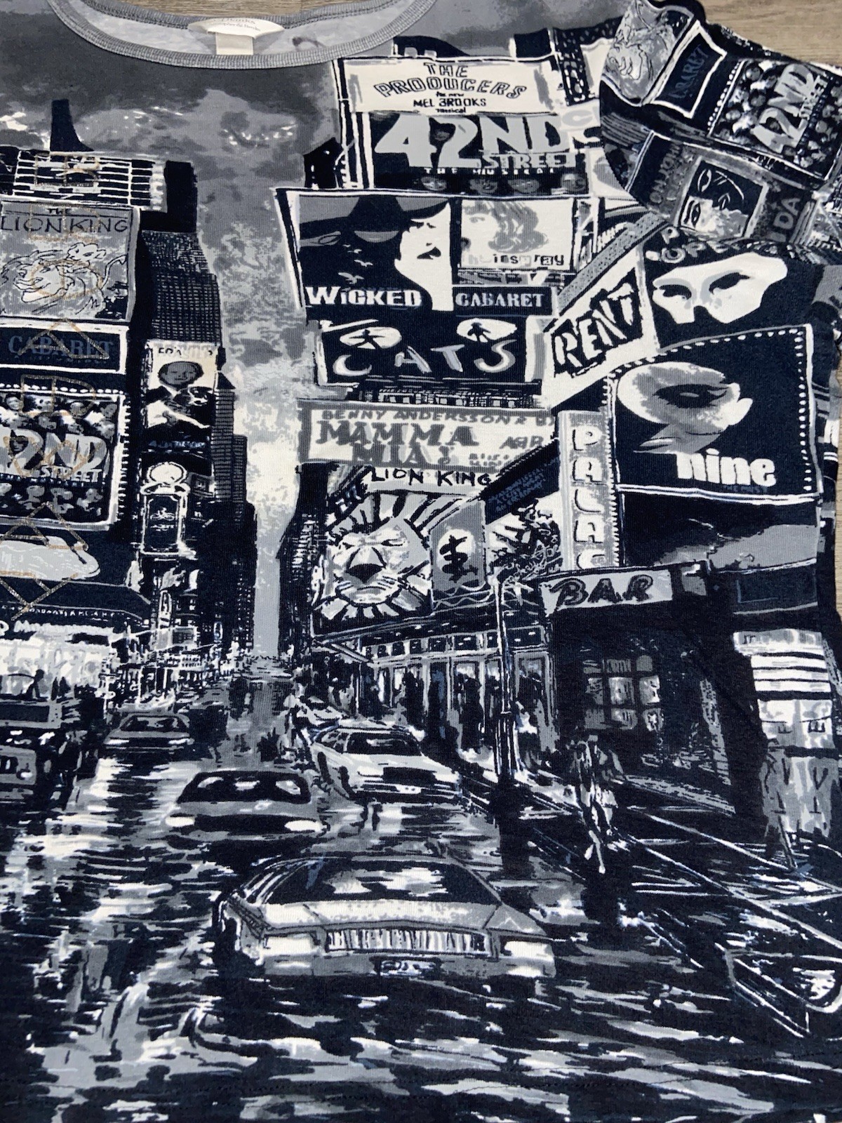Cj Banks Times Square NYC Broadway Woman’s Top Y2K Black White 2xL Noir