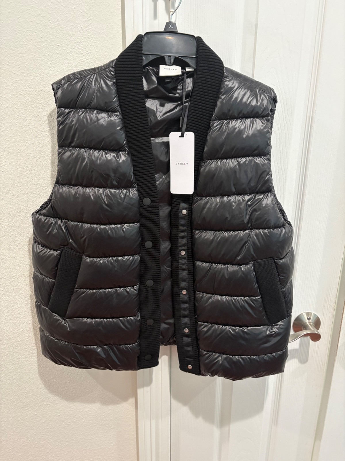 Varley Black Puffer Vest Colwyn Boxy Gilet Large NWT
