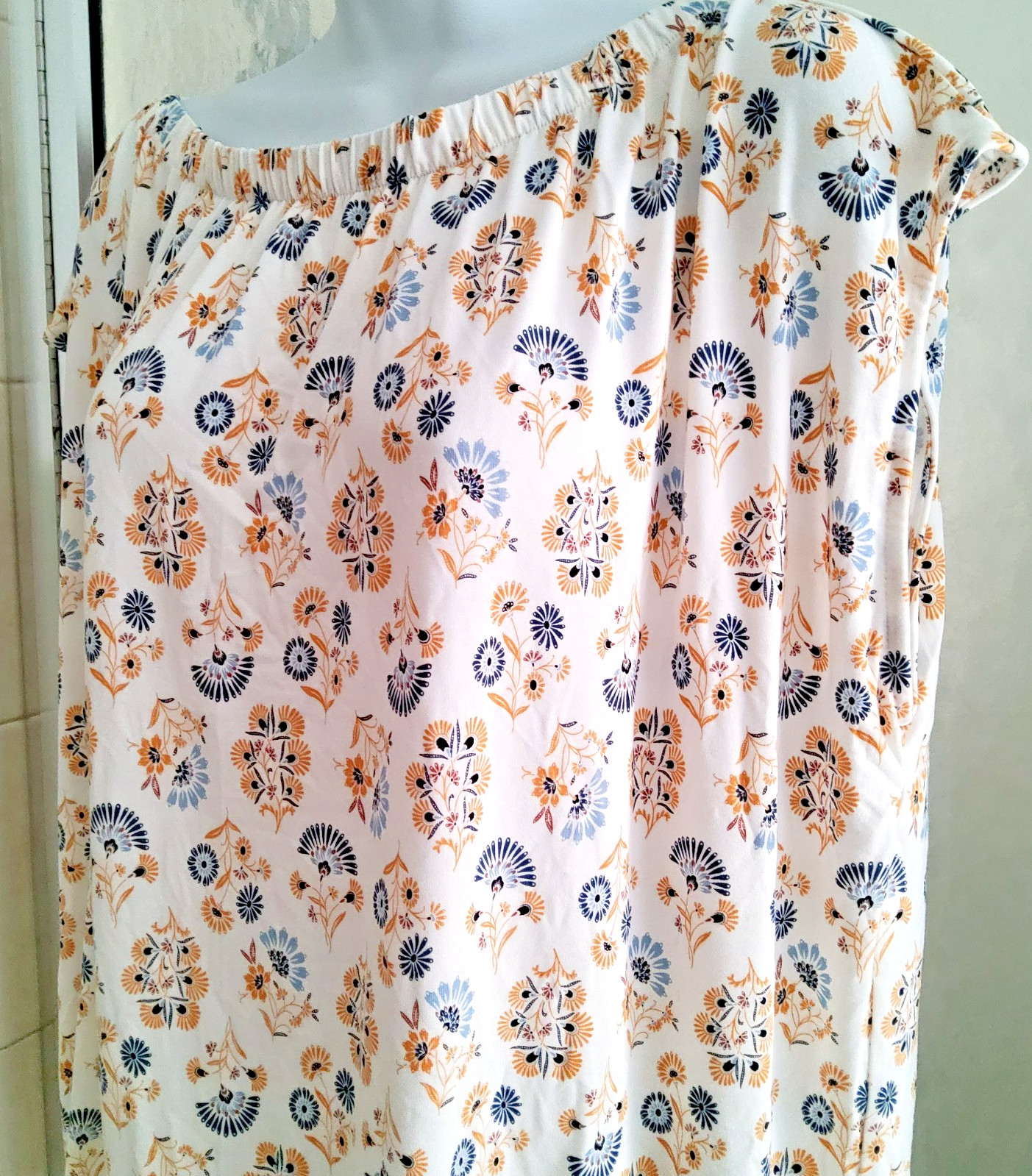 LOFT OUTLET SLEEVELESS TOP-EXTRA LARGE-ELASTIC HEM & NECKLINE-CREAMY FLORAL*NEW*