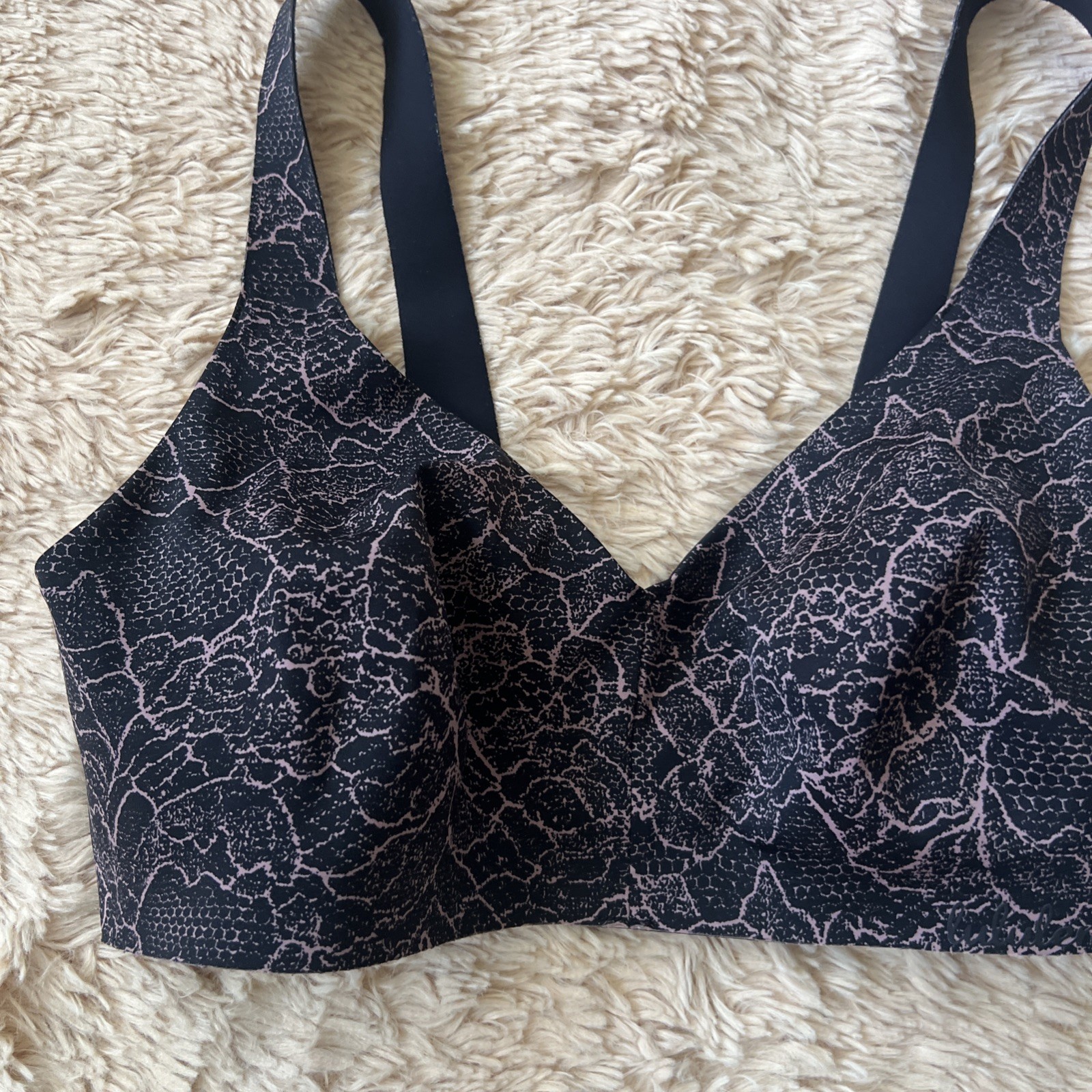 Lululemon Black & Pink Floral Sports Bra With Hook Closure Women’s Size 34C