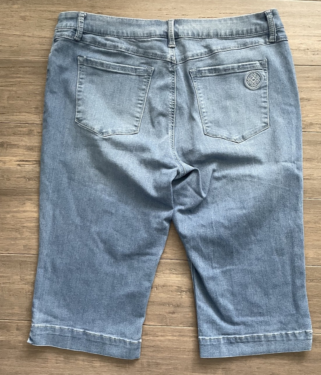 Laurie Felt – Crop Denim Back Pocket Straight Capri Jeans – Size XL Blue Pull On