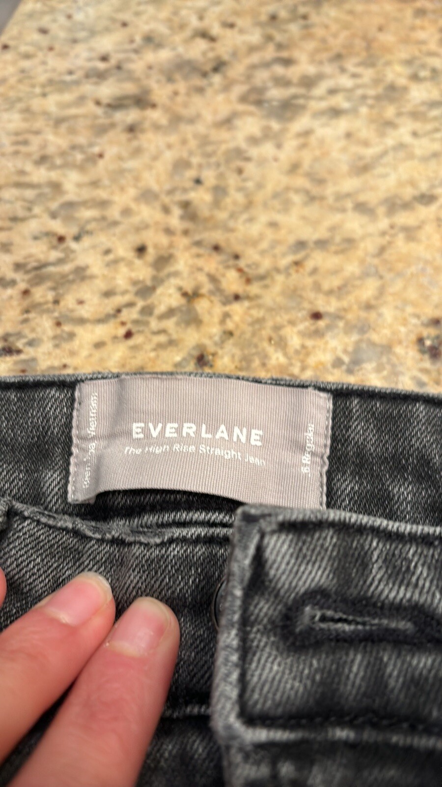 Everlane jeans women. Size 6. Waist Laid Flat 25 Inches. Rise 10.5. Inseam 27.5