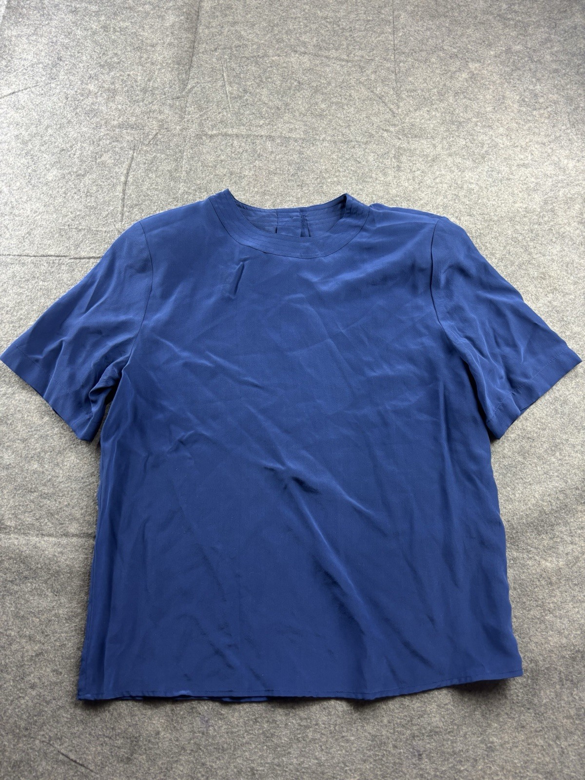 Talbots 100% Silk Blue Blouse Short Sleeve Button Back Womens 6 VTG Old money