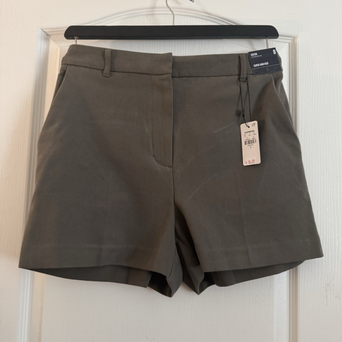 Express Editor Women’s Size 8 Super High Rise Green Chino Shorts Pockets
