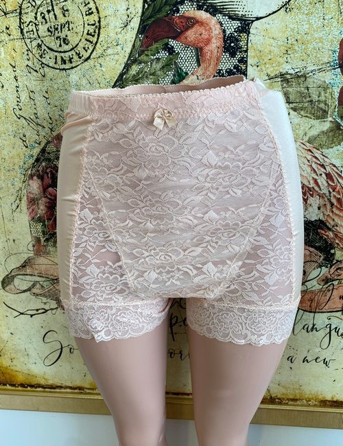Rhonda Shear Light Peach Floral Lace Smoothing Retro Style Pin Up Panties New