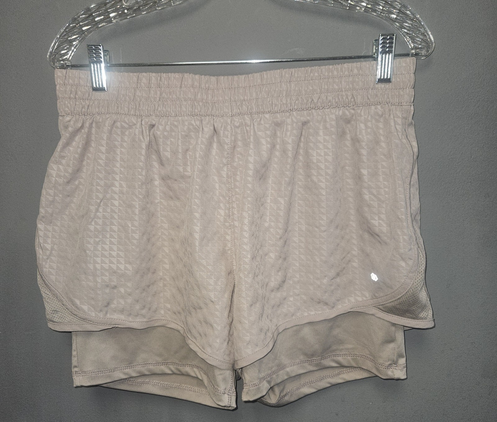 LEG3ND Women’s TanAthletic Shorts Blended Fabric Lined Stretch Activewear Sz XL