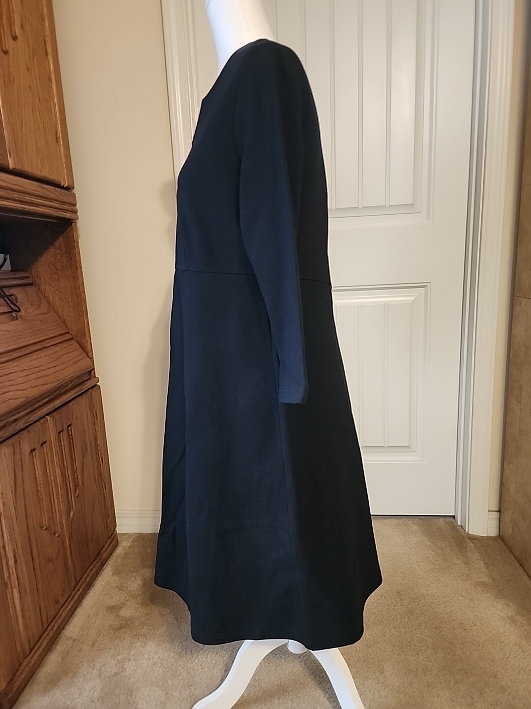 Orvis Black Dress Size Small, Viscose, Spandex & Nylon Super Stretchy NWOT
