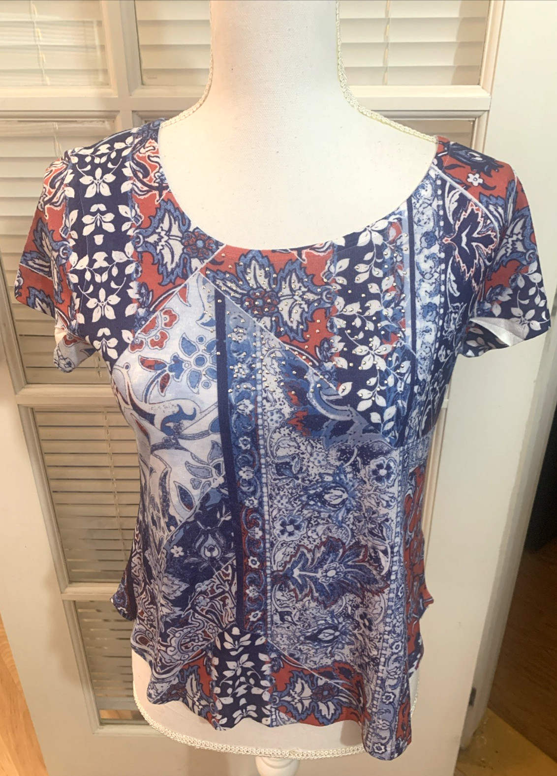 Croft & Barrow Shirt Sz P/S Multicolor Floral Pullover Clear Beads Front Cap Slv