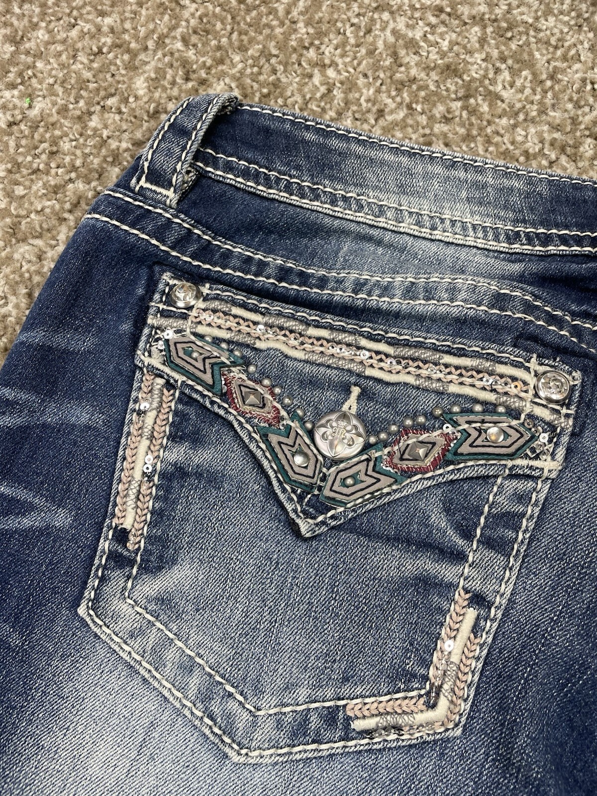 Miss Me Signature Straight Jeans 29 X 32 Bedazzled Flap Pocket Arrow Dark Wash