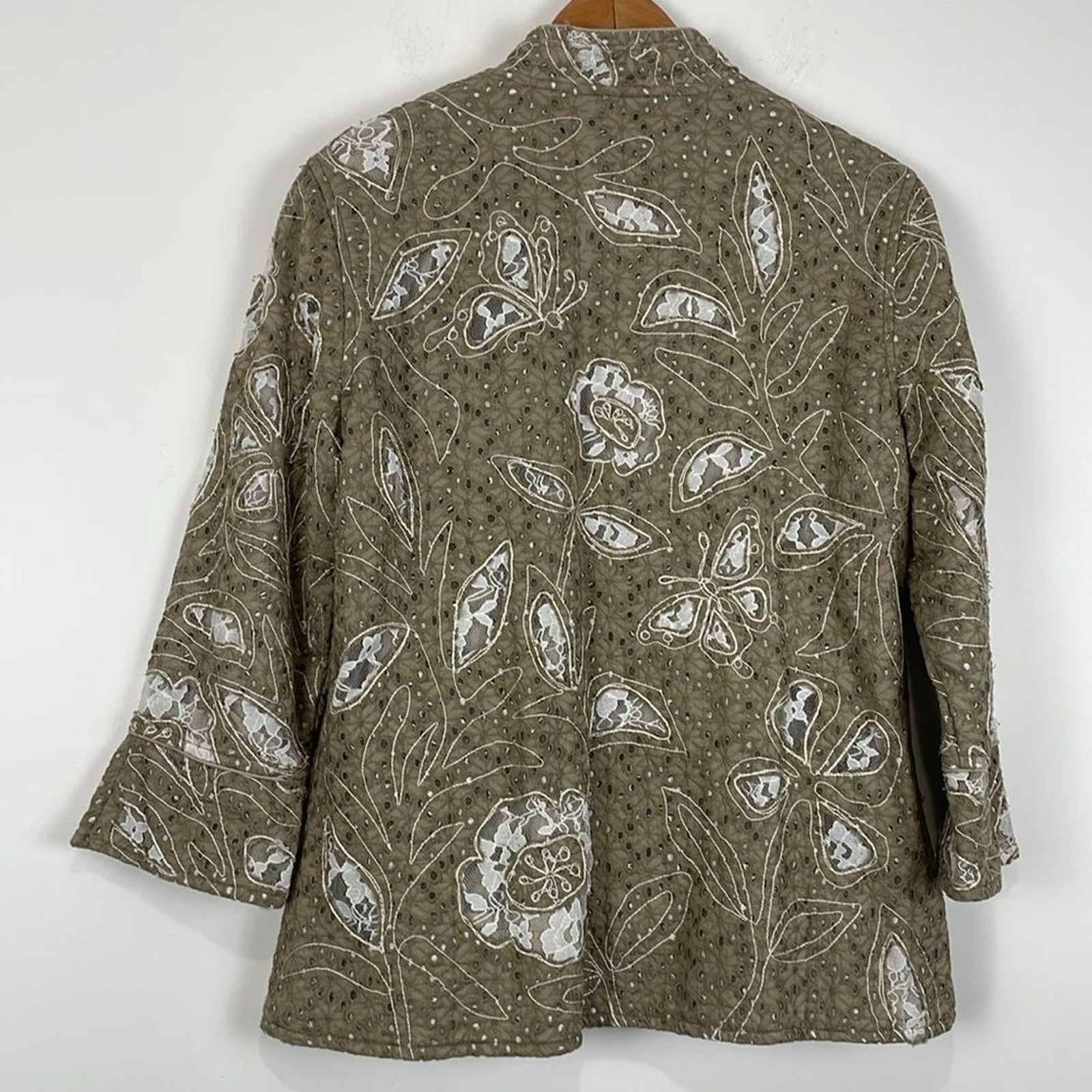 Yak Magik Women’s Medium Olive Eyelet Embroidered Jacket Blazer 3/4 Sleeve Lace
